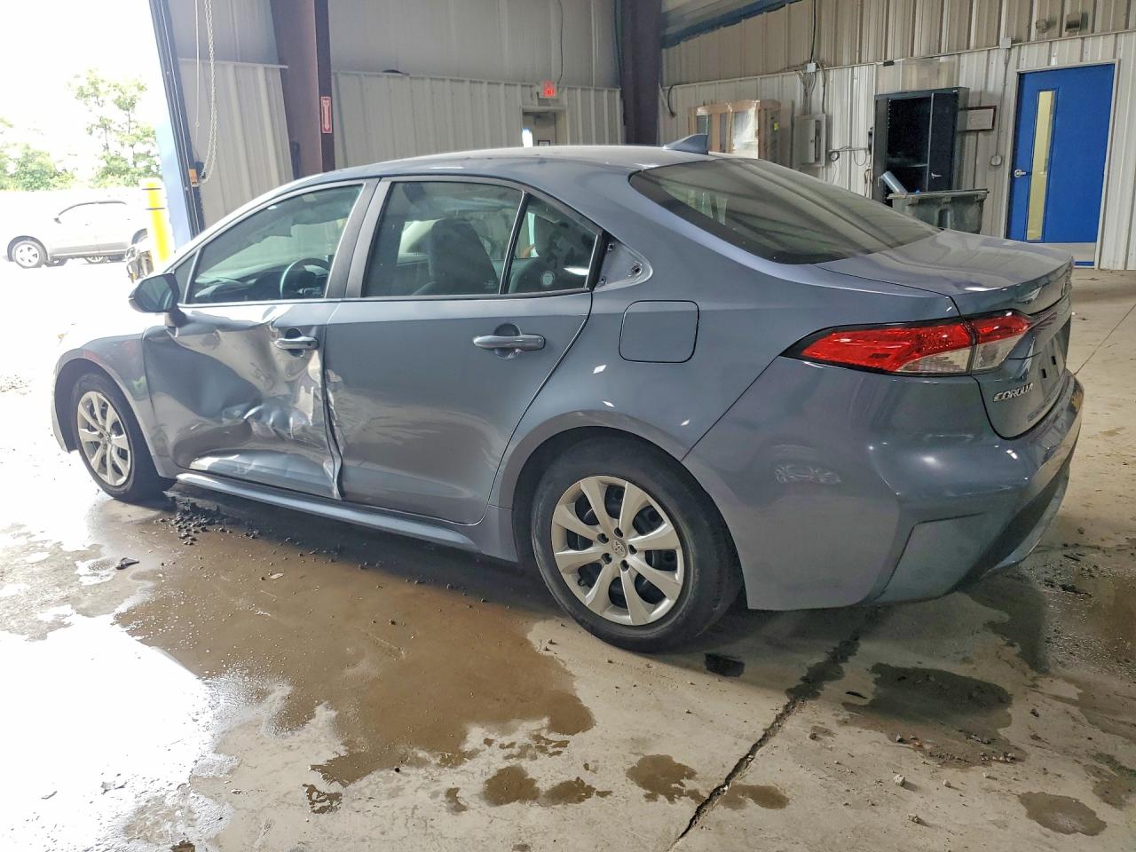 2021 TOYOTA COROLLA LE — снимка 2