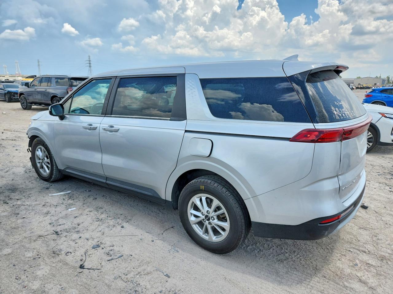 2022 KIA CARNIVAL LX — снимка 2