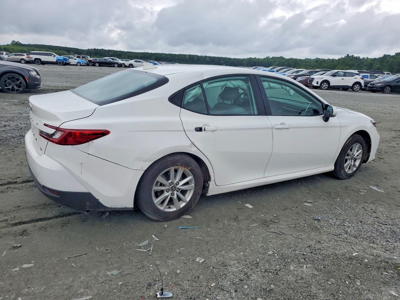 2025 TOYOTA CAMRY LE — снимка 3