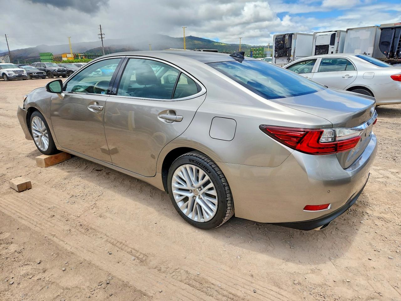 2016 LEXUS ES 350 — снимка 2
