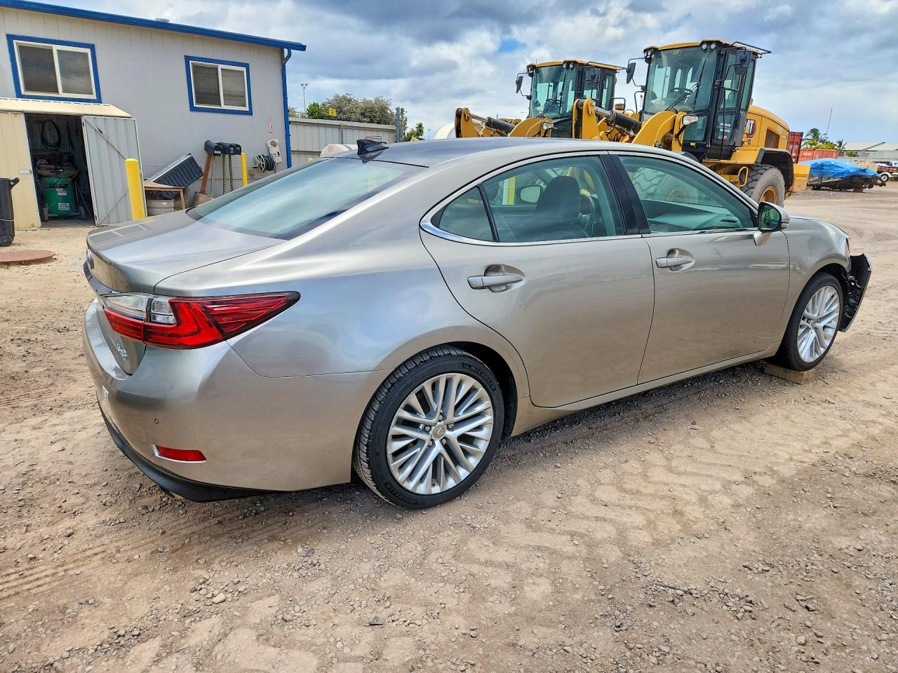2016 LEXUS ES 350 — снимка 3