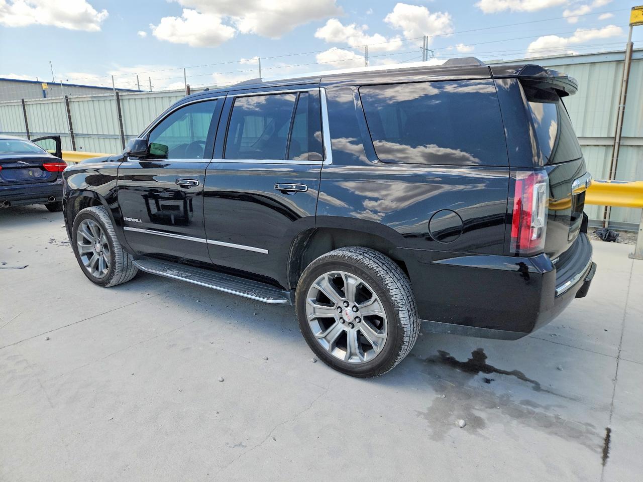 2019 GMC YUKON DENALI — снимка 2