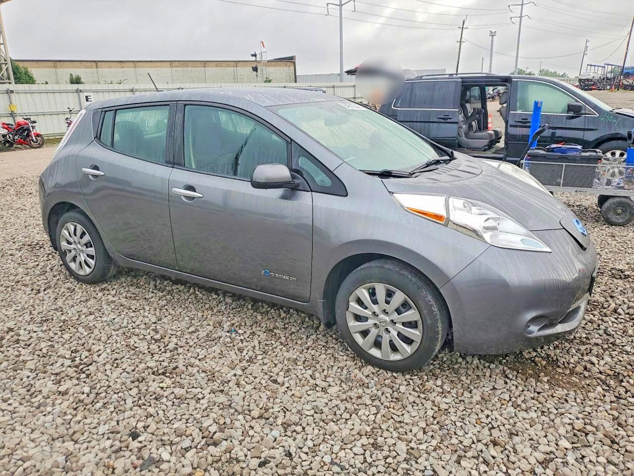 2015 NISSAN LEAF S — снимка 4