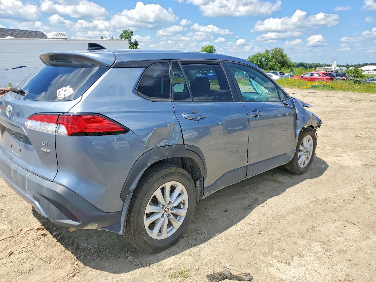 2025 TOYOTA COROLLA CROSS LE — снимка 3