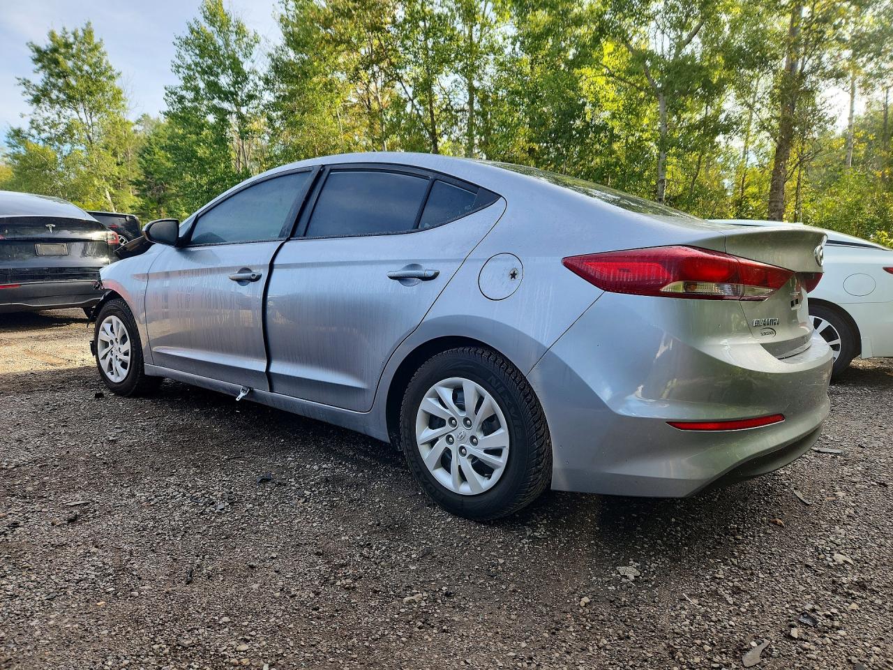 2017 HYUNDAI ELANTRA SE — снимка 2