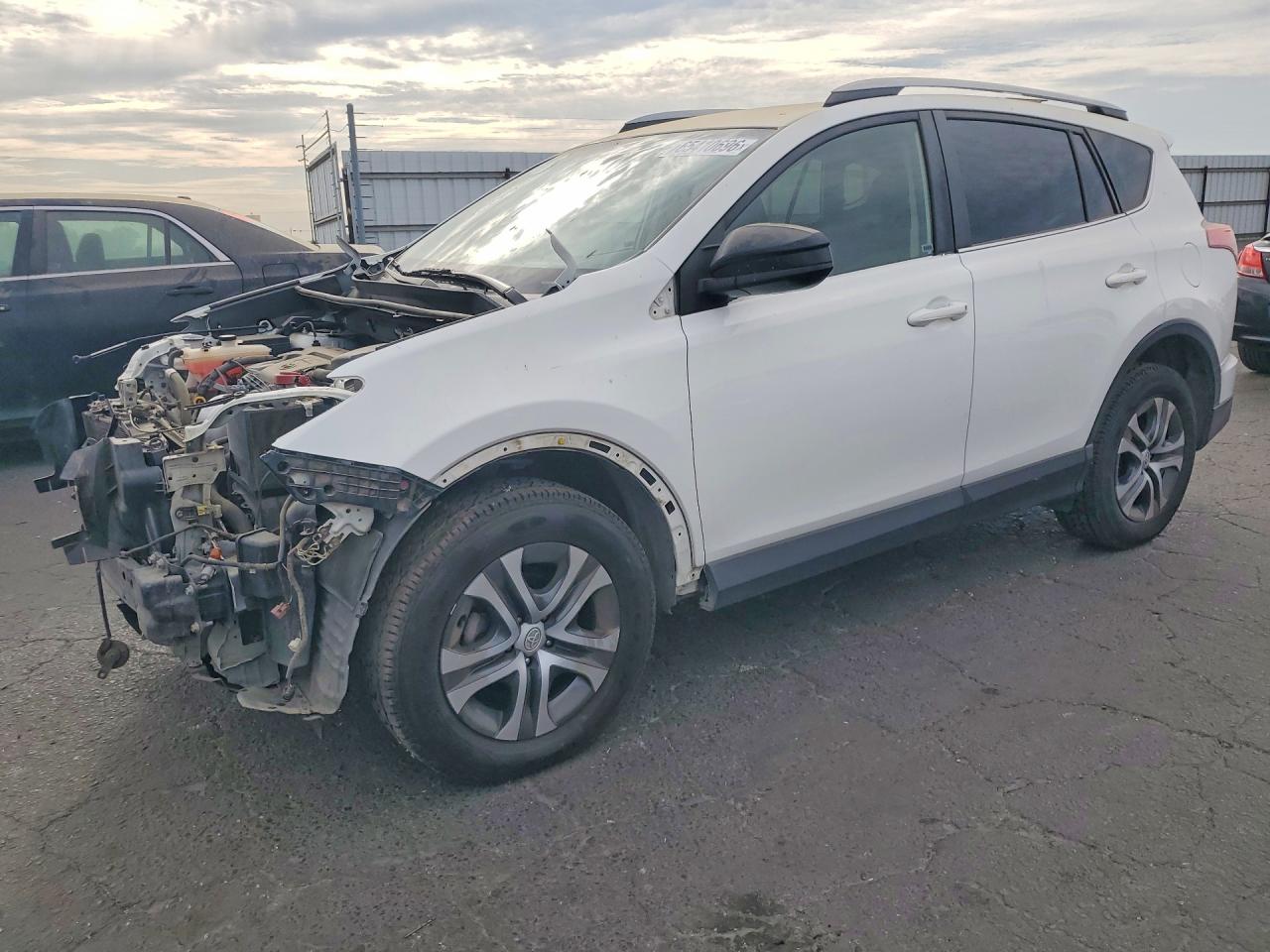 2018 TOYOTA RAV4 LE