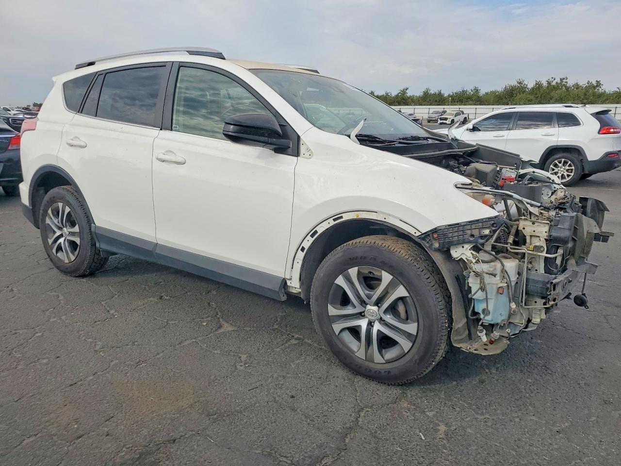 2018 TOYOTA RAV4 LE — снимка 4