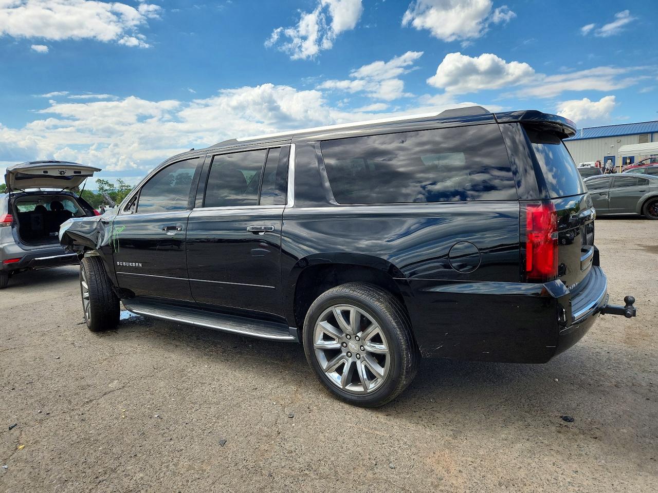 2017 CHEVROLET SUBURBAN K1500 PREMIER — снимка 2