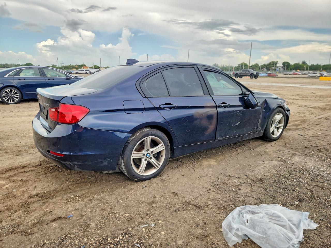 2014 BMW 328 I — снимка 3
