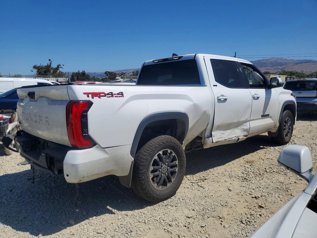 2024 TOYOTA TUNDRA CREWMAX SR5 — снимка 3