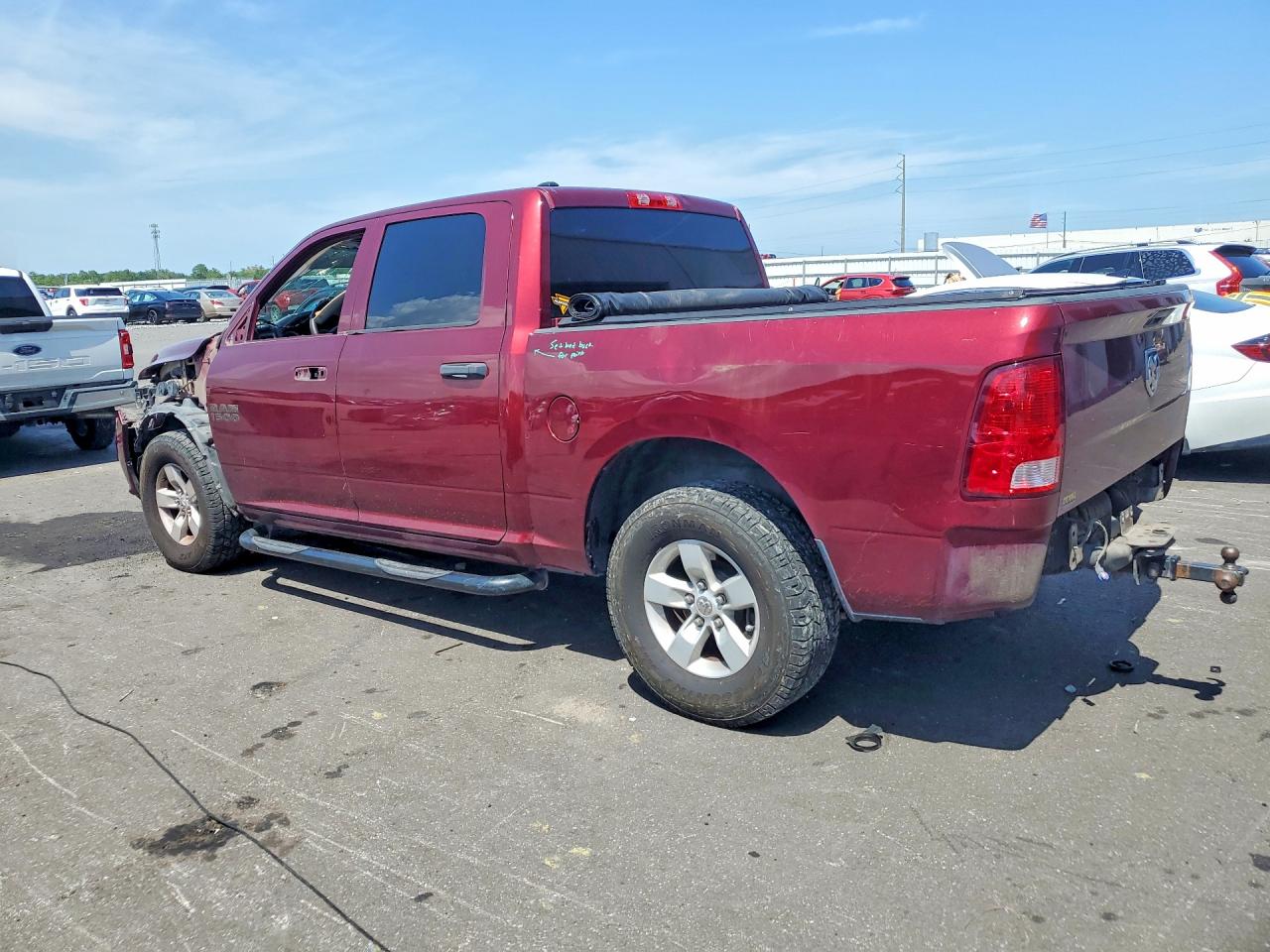2016 RAM 1500 ST — снимка 2