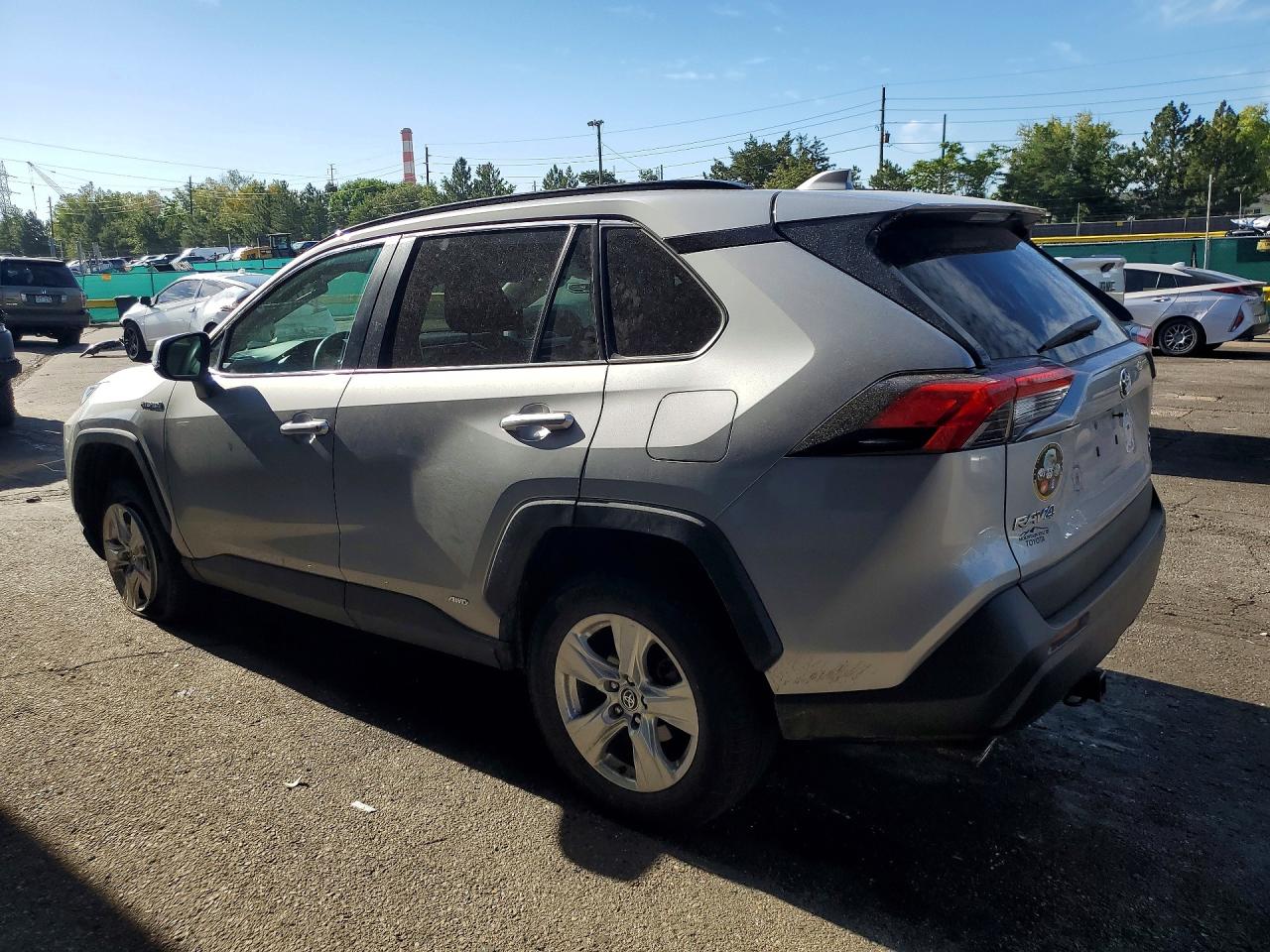 2021 TOYOTA RAV4 HYBRID XLE — снимка 2
