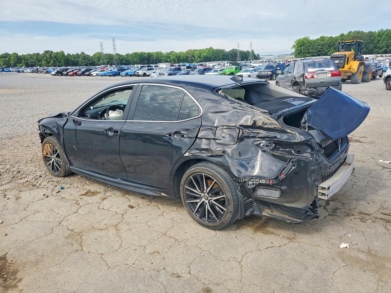 2024 TOYOTA CAMRY SE — снимка 2