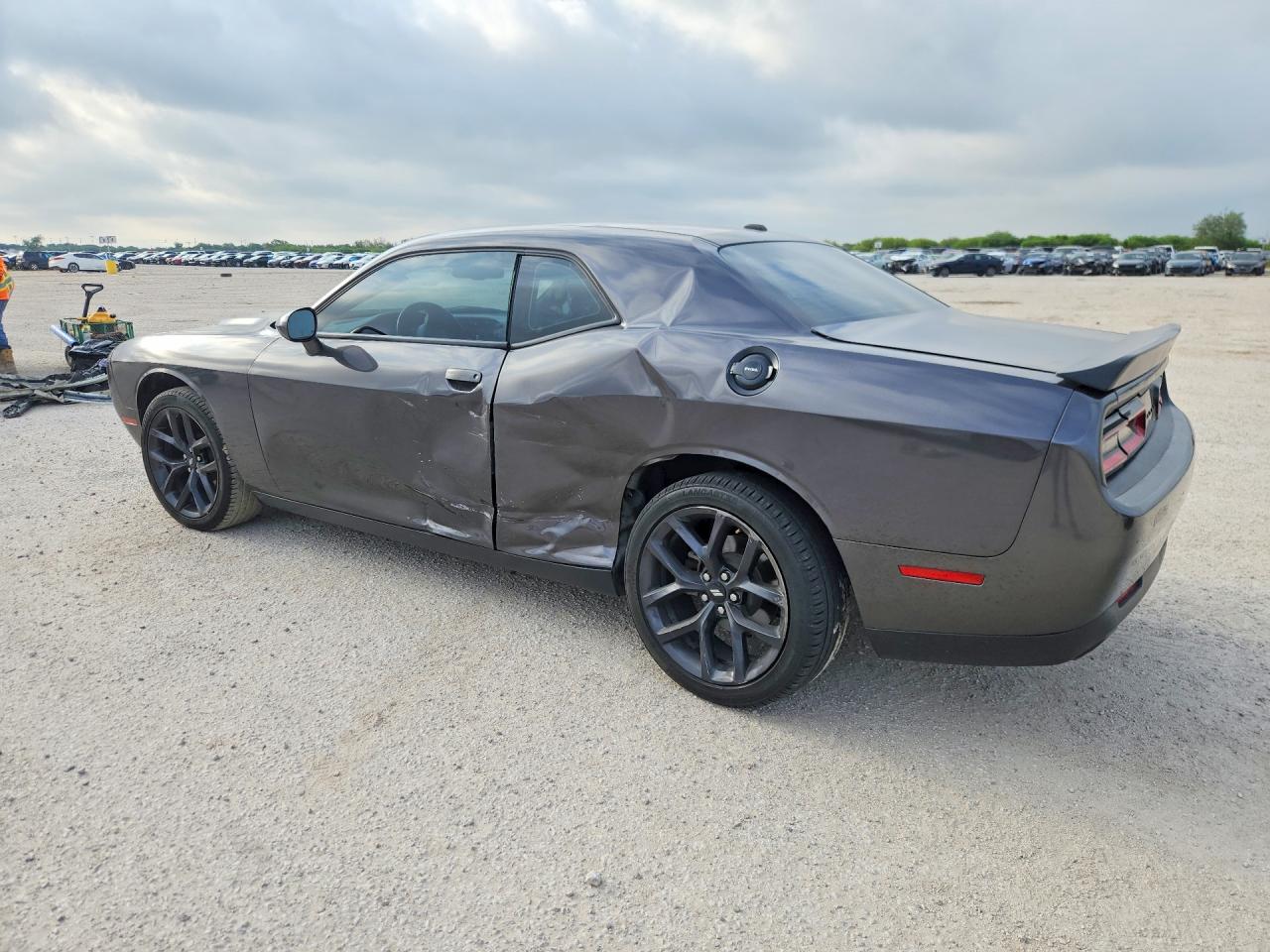2020 DODGE CHALLENGER SXT — снимка 2