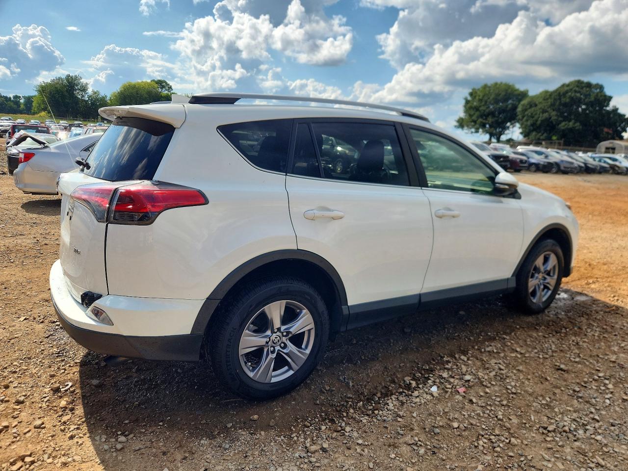 2017 TOYOTA RAV4 XLE — снимка 3