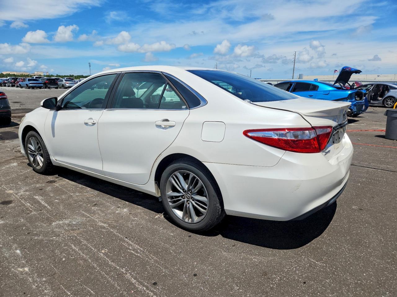 2015 TOYOTA CAMRY SE — снимка 2