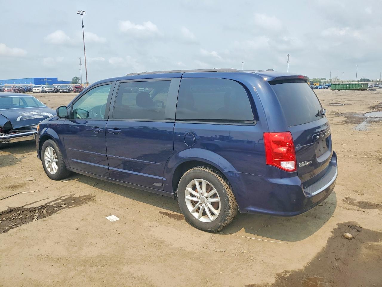 2015 DODGE GRAND CARAVAN SXT — снимка 2