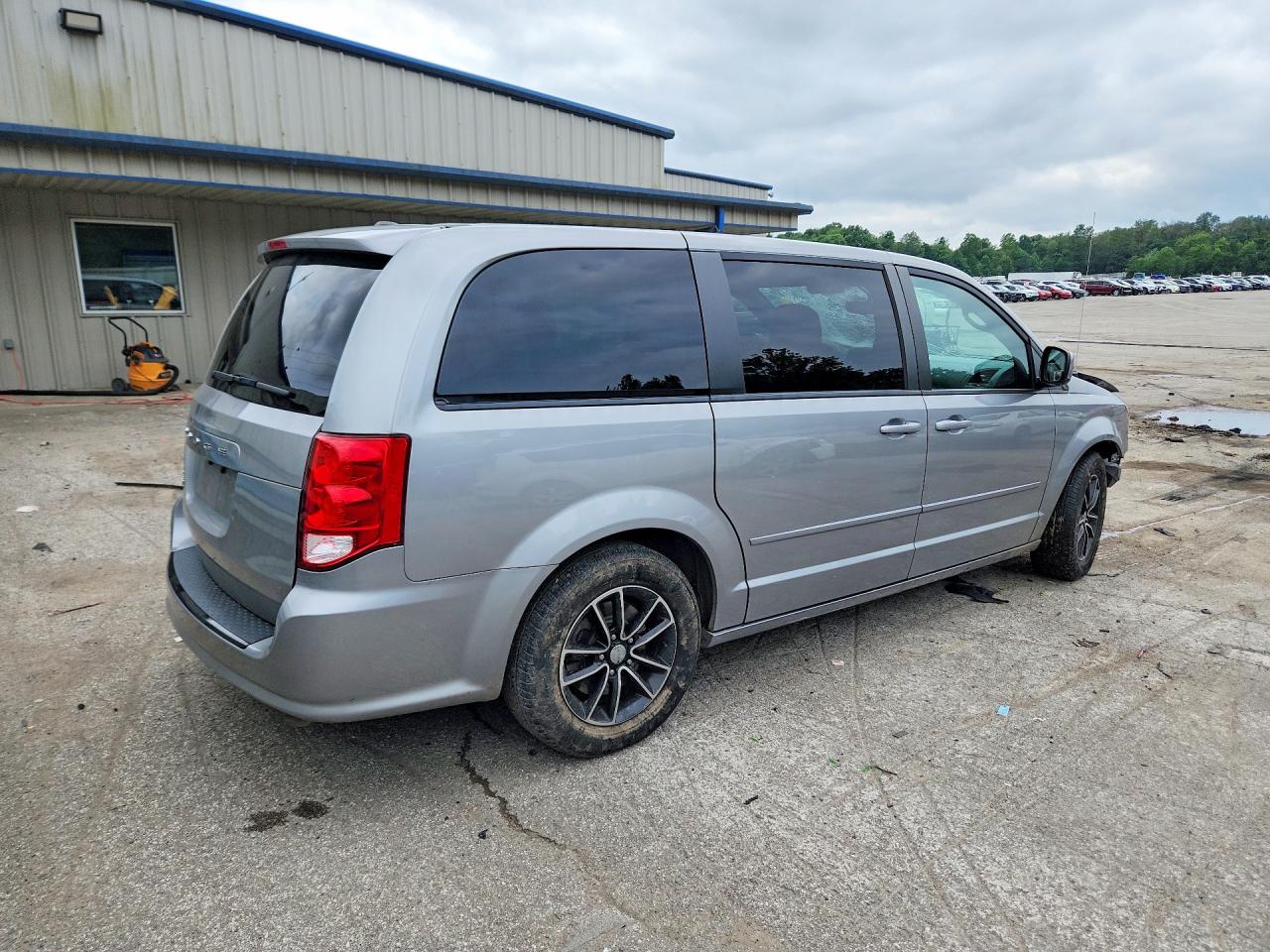 2016 DODGE GRAND CARAVAN SE — снимка 3