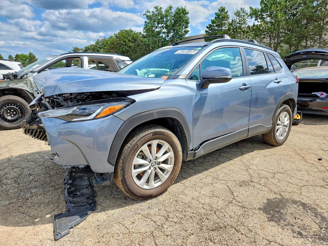 2024 TOYOTA COROLLA CROSS LE