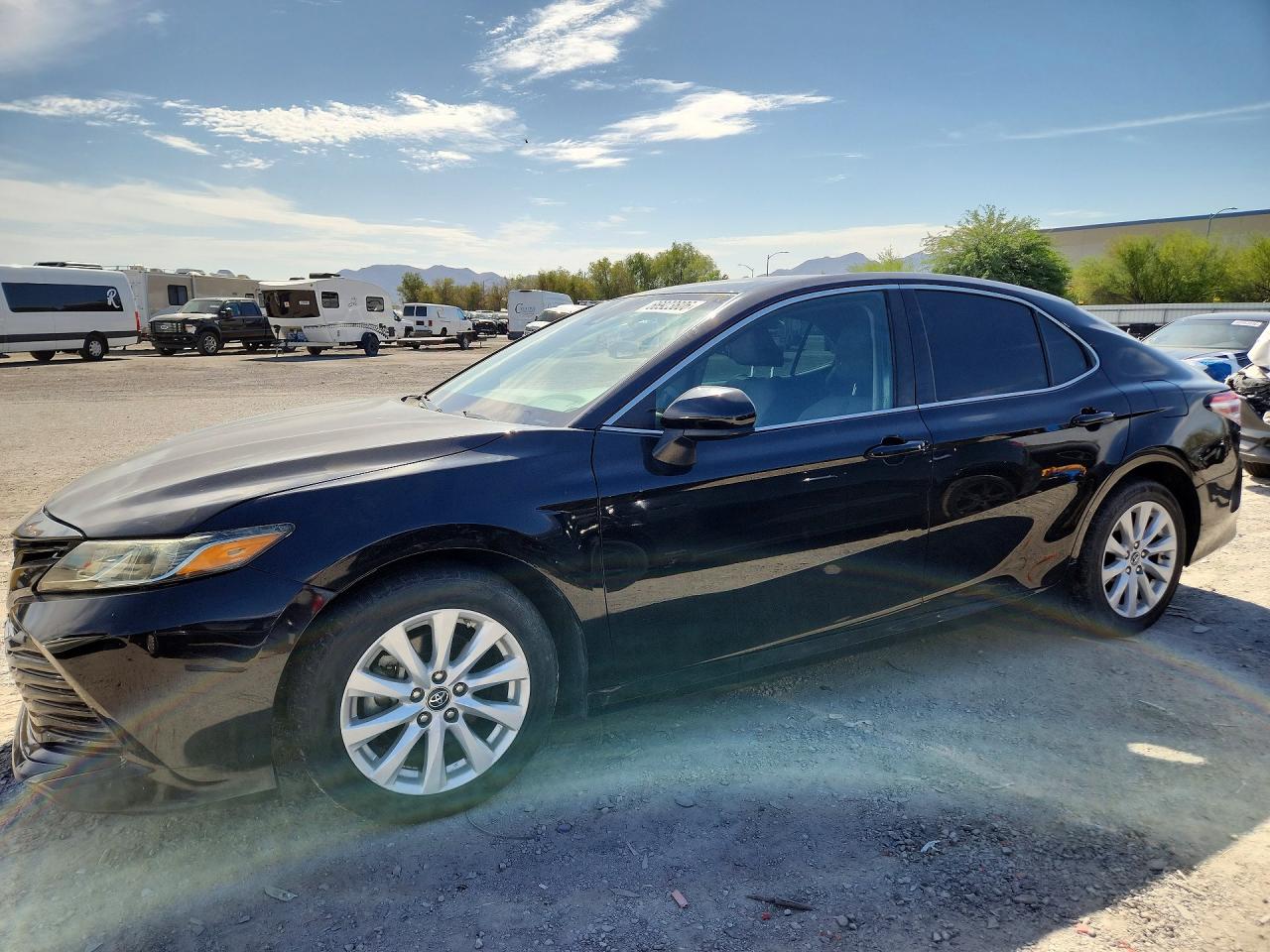 2018 TOYOTA CAMRY LE