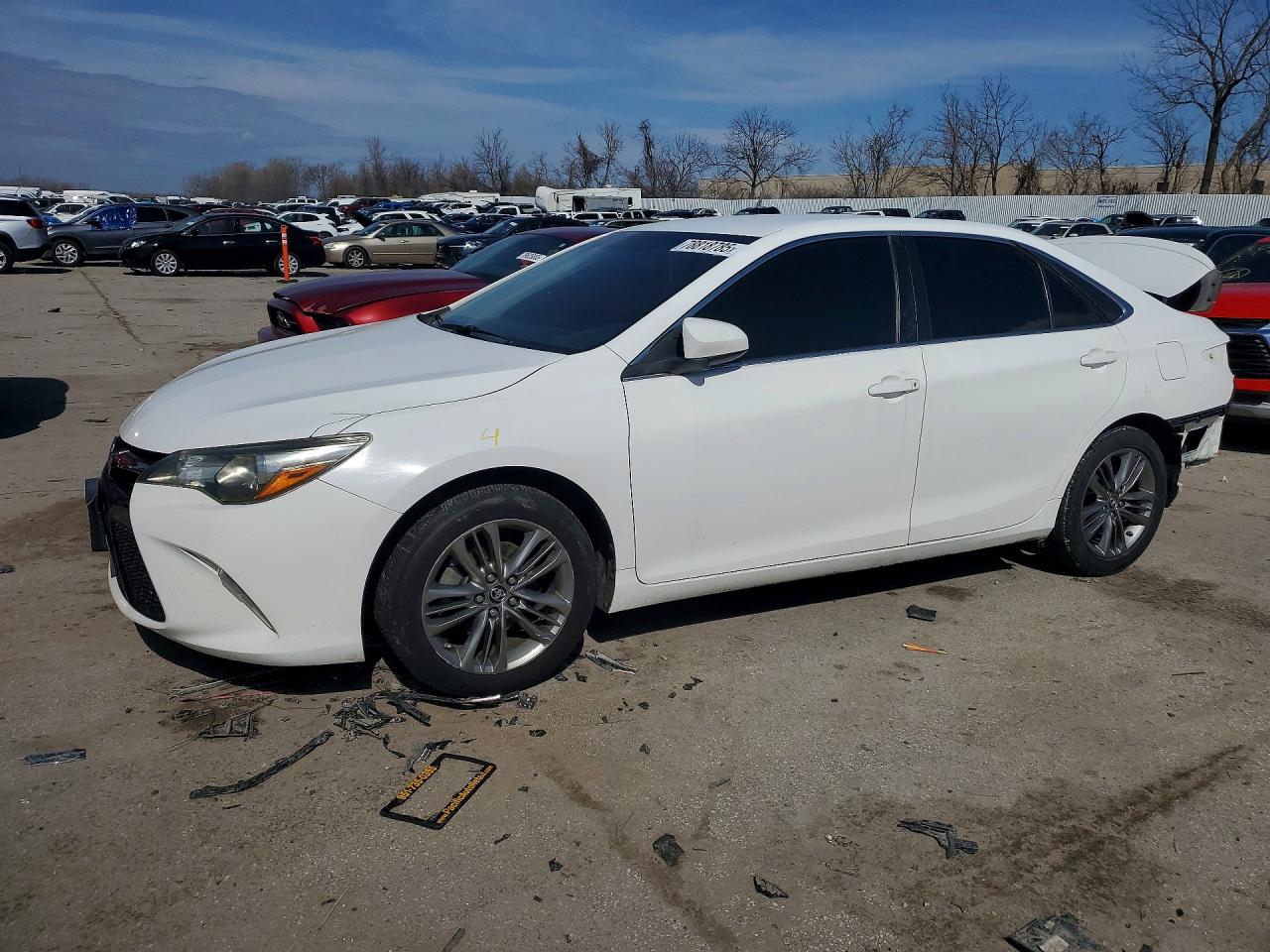 2016 TOYOTA CAMRY SE