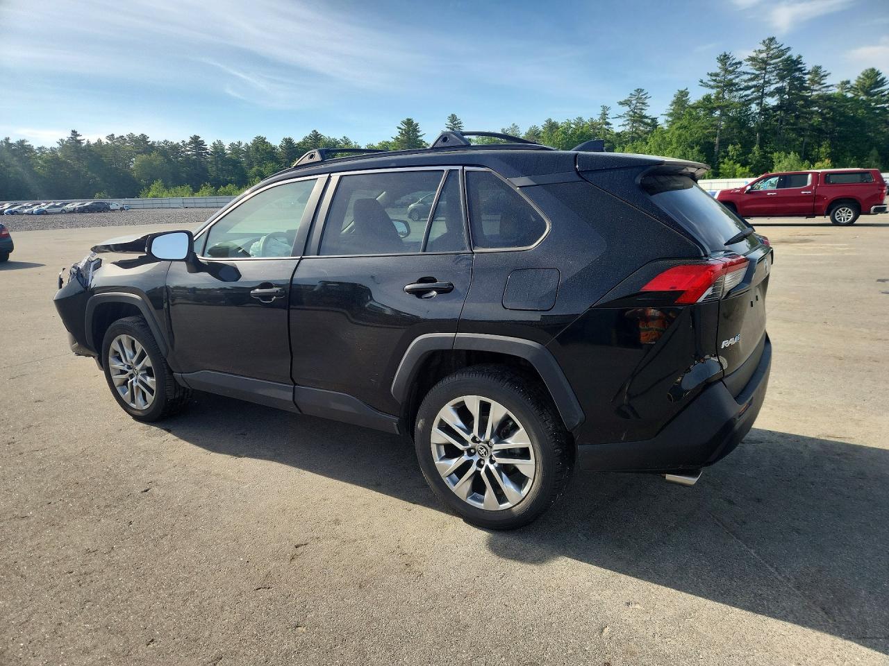 2024 TOYOTA RAV4 XLE PREMIUM — снимка 2