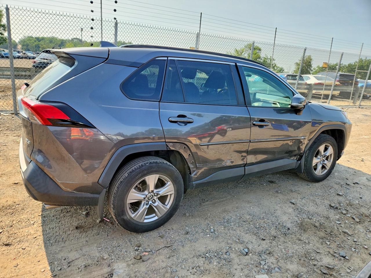 2022 TOYOTA RAV4 XLE — снимка 3