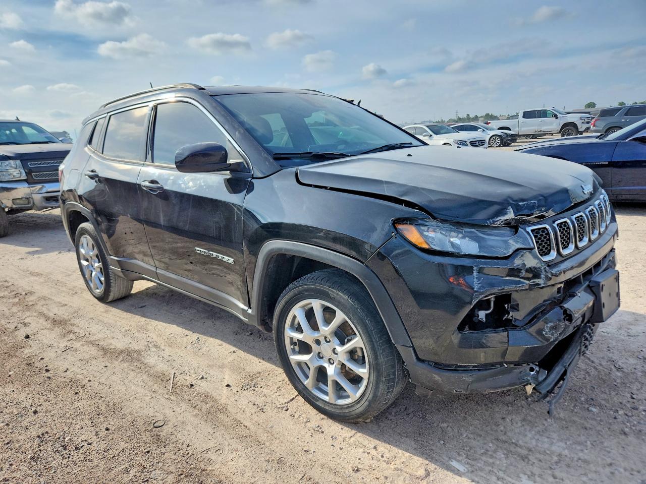 2024 JEEP COMPASS LATITUDE LUX — снимка 4