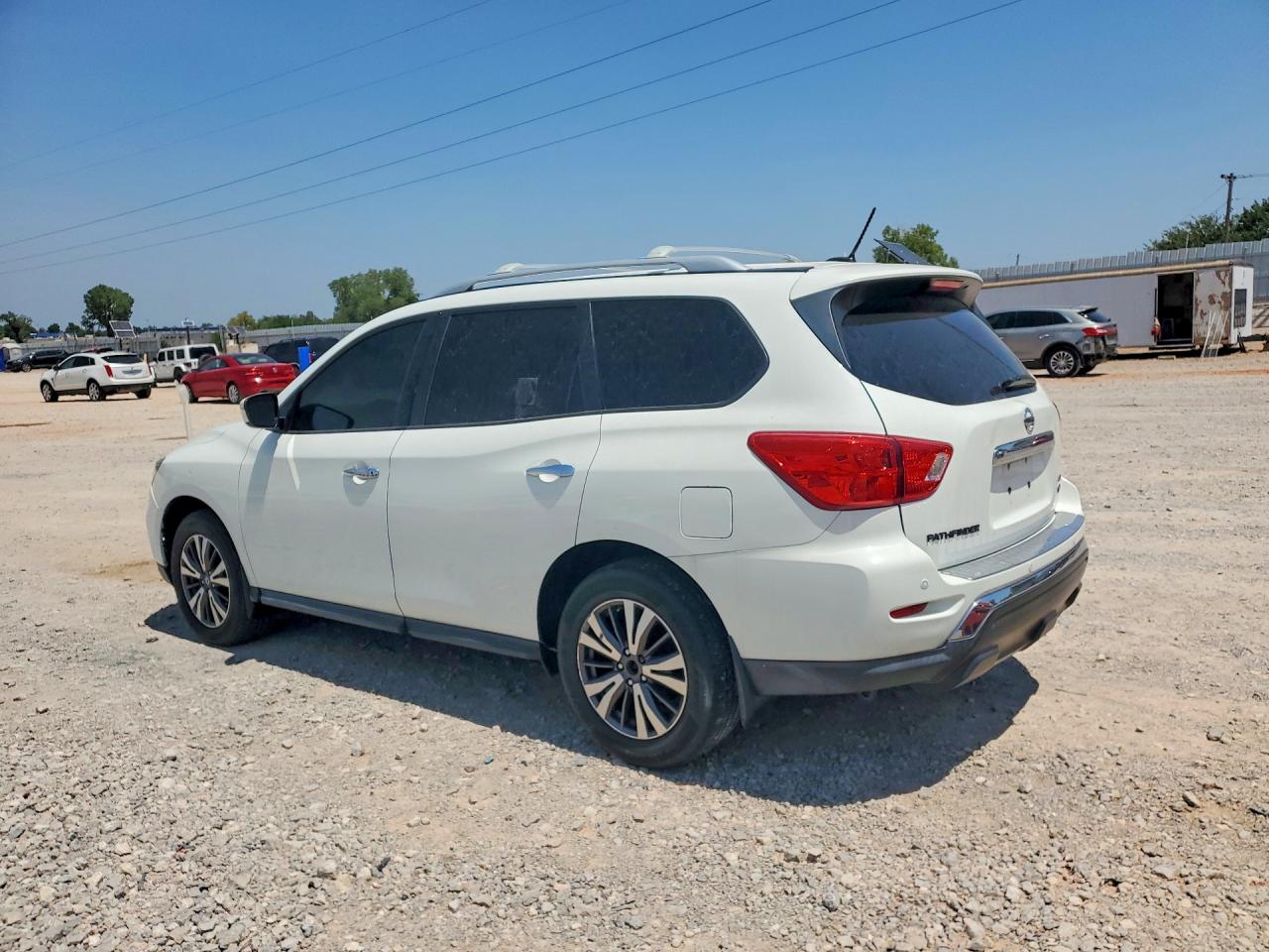 2017 NISSAN PATHFINDER SV — снимка 2