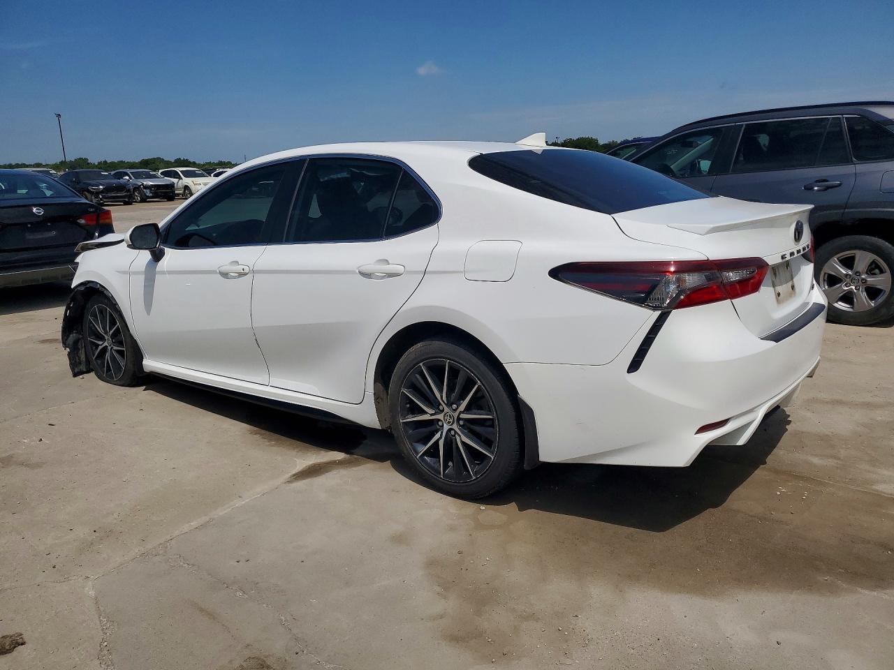 2024 TOYOTA CAMRY SE — снимка 2