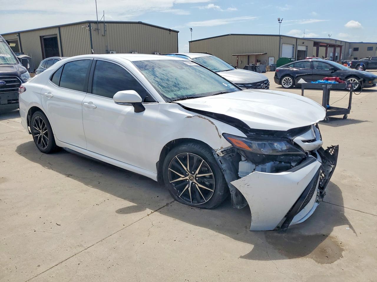 2024 TOYOTA CAMRY SE — снимка 4