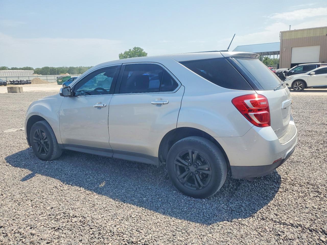 2017 CHEVROLET EQUINOX LS — снимка 2
