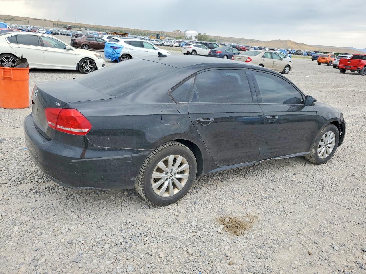 2015 VOLKSWAGEN PASSAT S — снимка 3