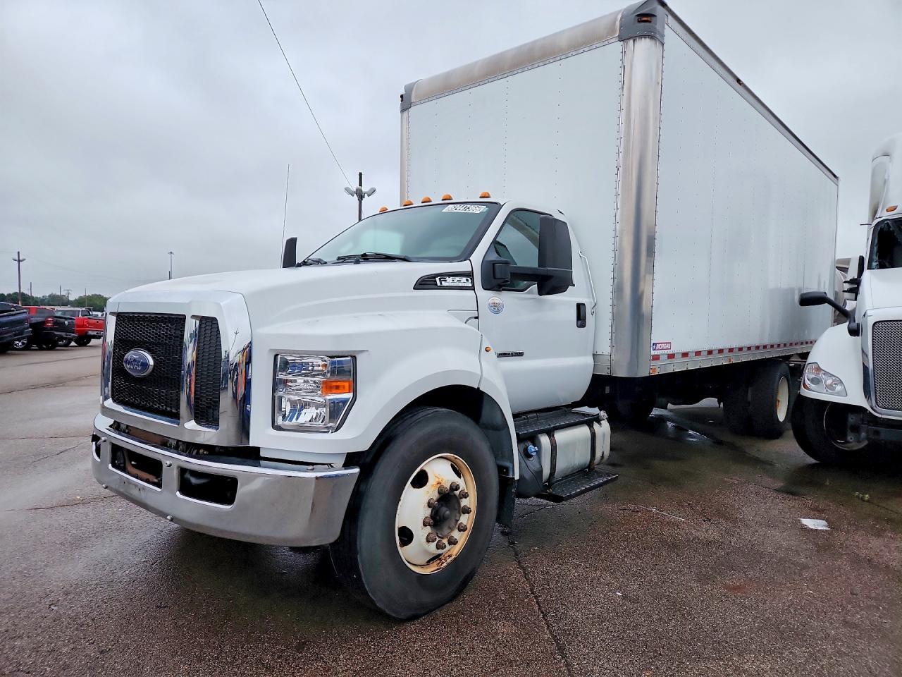 2017 FORD F650