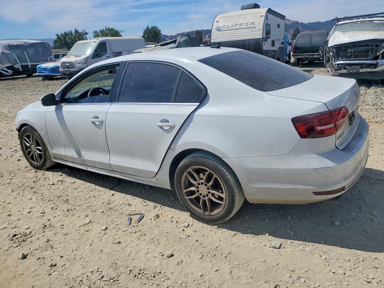 2017 VOLKSWAGEN JETTA SE — снимка 2