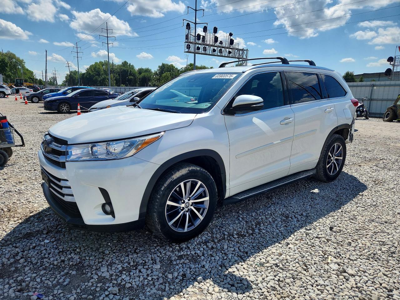 2017 TOYOTA HIGHLANDER XLE