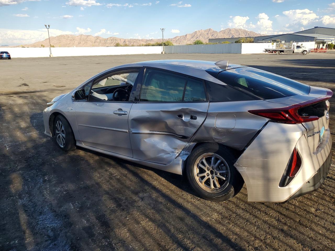 2020 TOYOTA PRIUS PRIME XLE — снимка 2