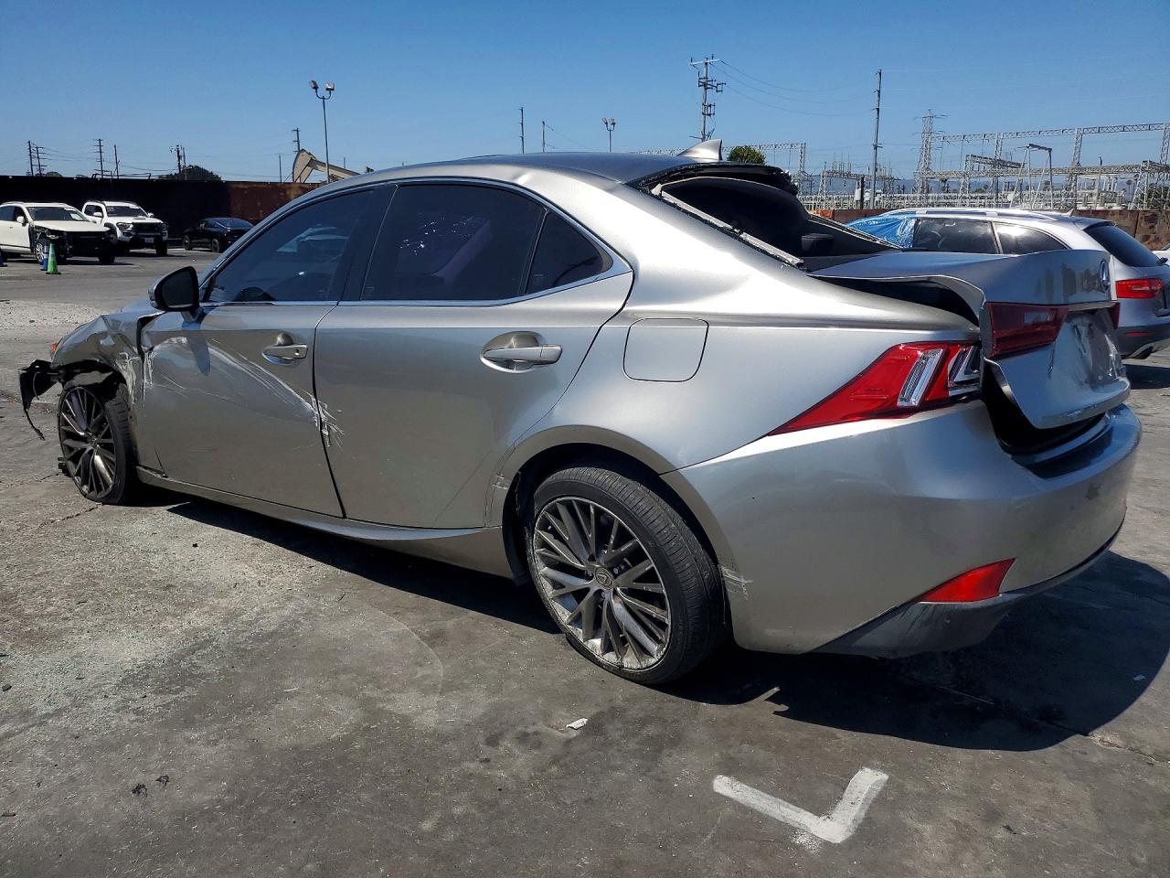 2016 LEXUS IS 200T — снимка 2