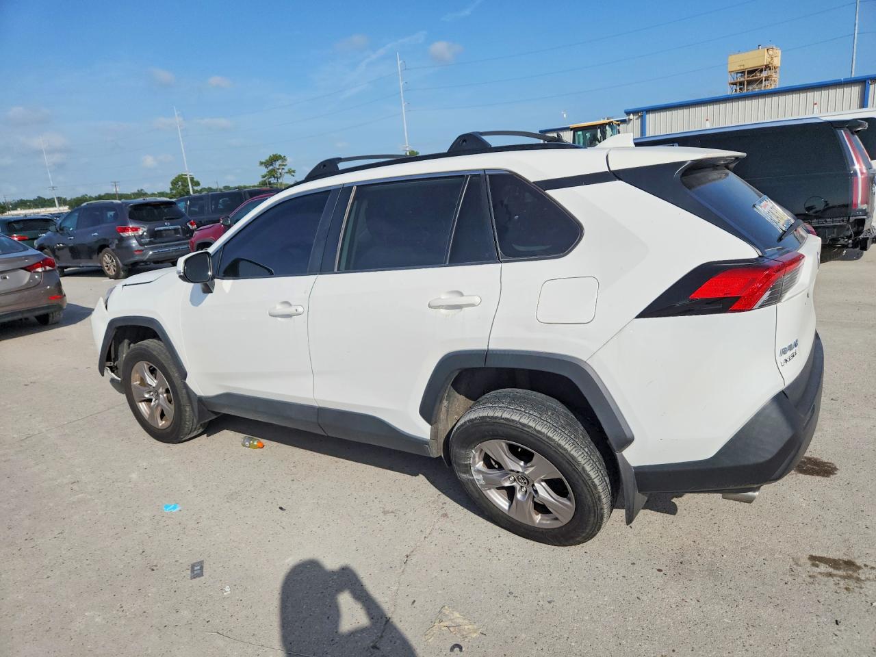 2023 TOYOTA RAV4 XLE — снимка 2