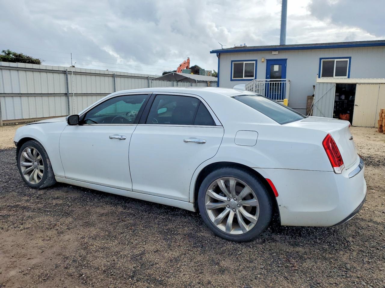2017 CHRYSLER 300C — снимка 2