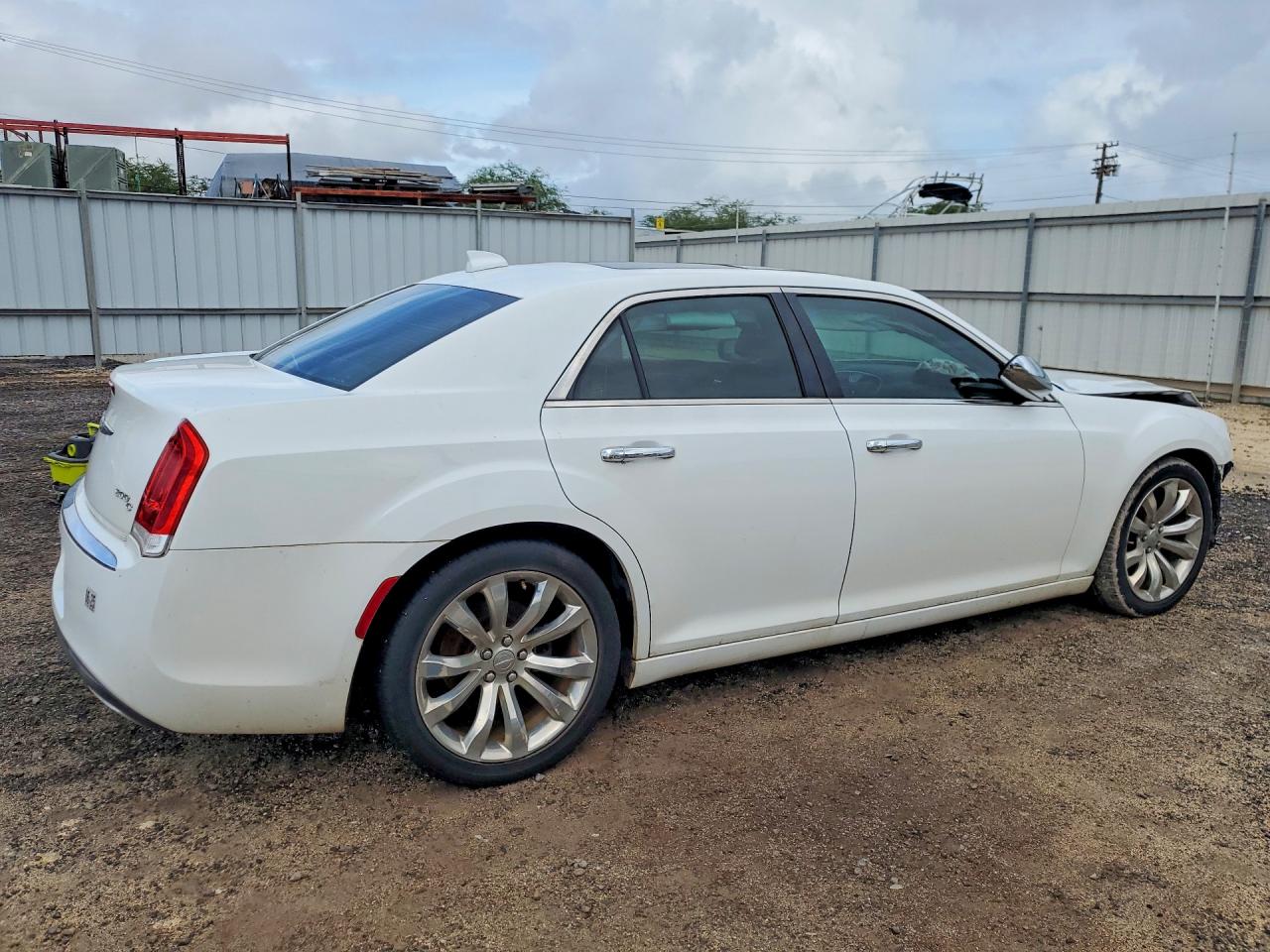 2017 CHRYSLER 300C — снимка 3