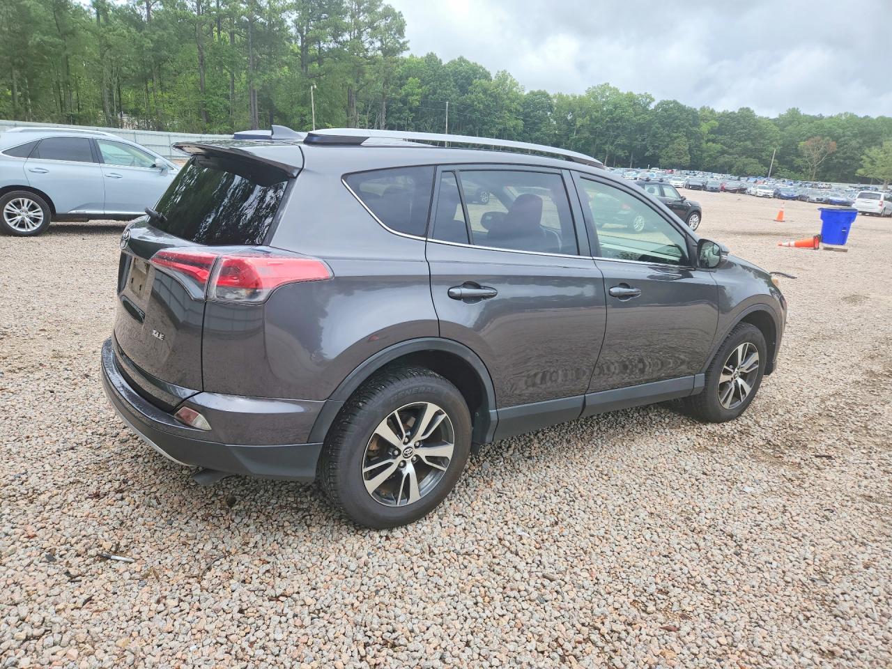 2017 TOYOTA RAV4 XLE — снимка 3