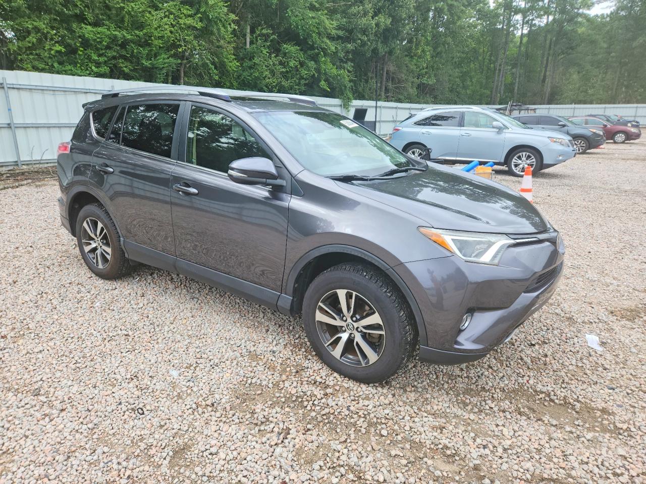 2017 TOYOTA RAV4 XLE — снимка 4