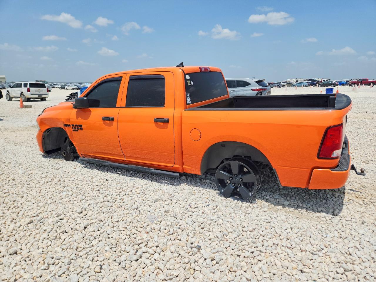 2019 RAM 1500 CLASSIC TRADESMAN — снимка 2