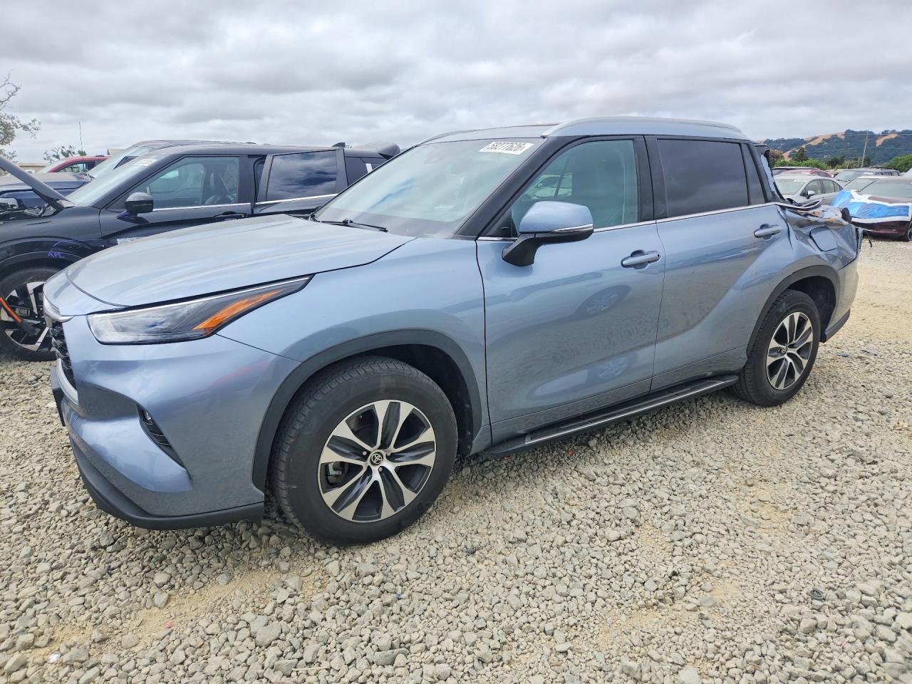 2022 TOYOTA HIGHLANDER HYBRID XLE