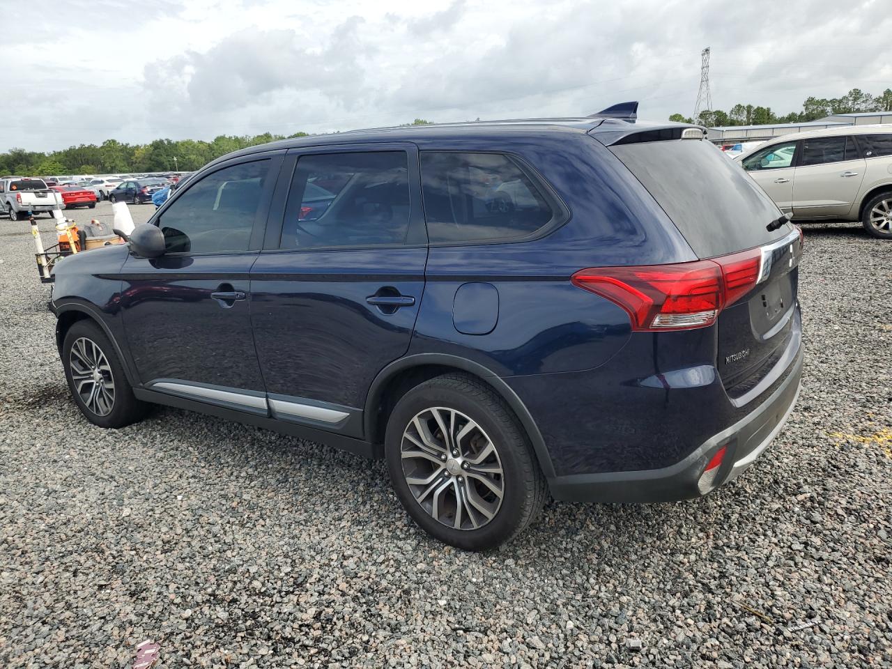 2018 MITSUBISHI OUTLANDER ES — снимка 2
