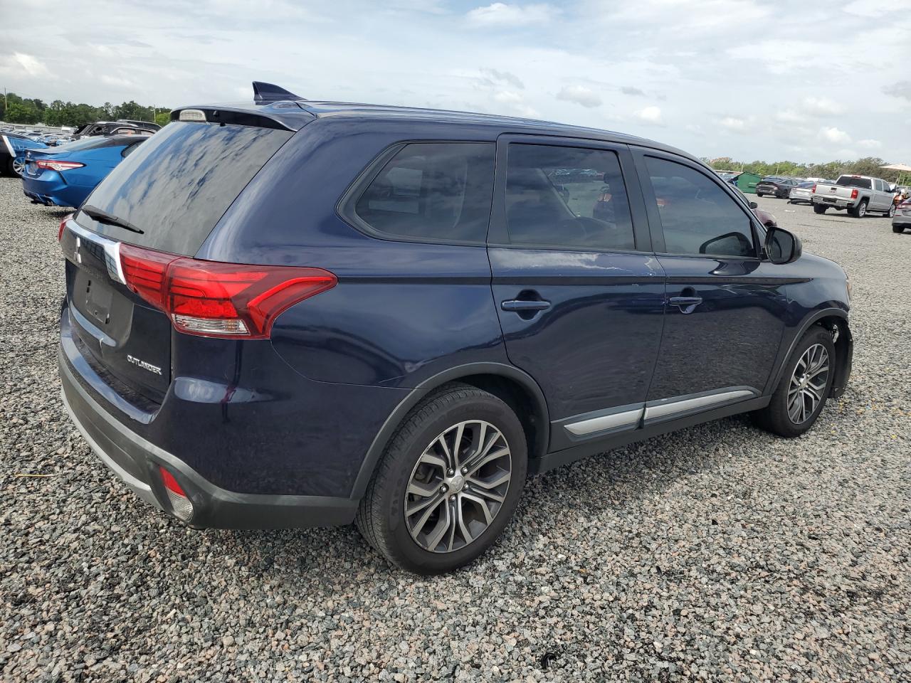 2018 MITSUBISHI OUTLANDER ES — снимка 3