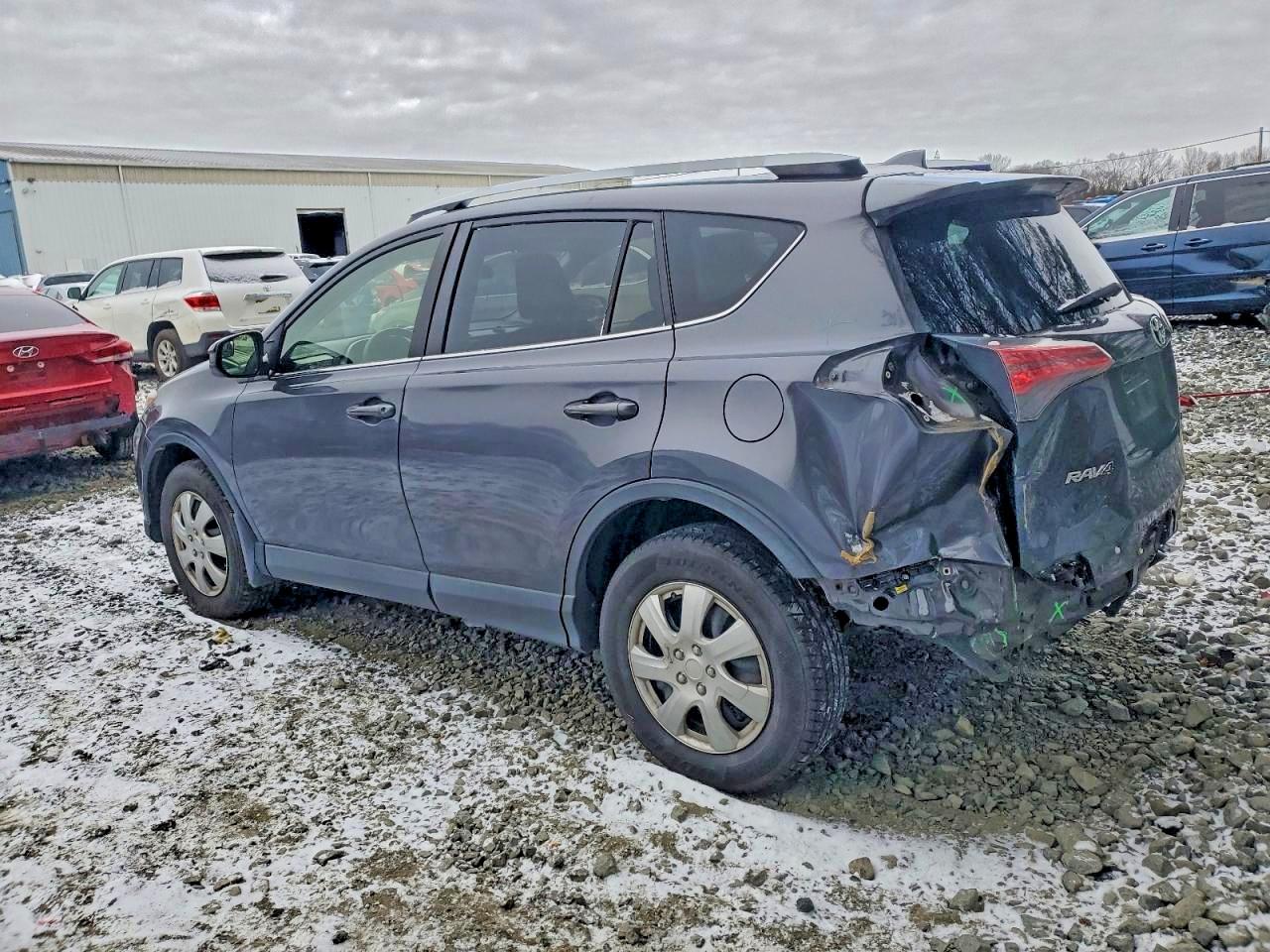2018 TOYOTA RAV4 LE — снимка 2