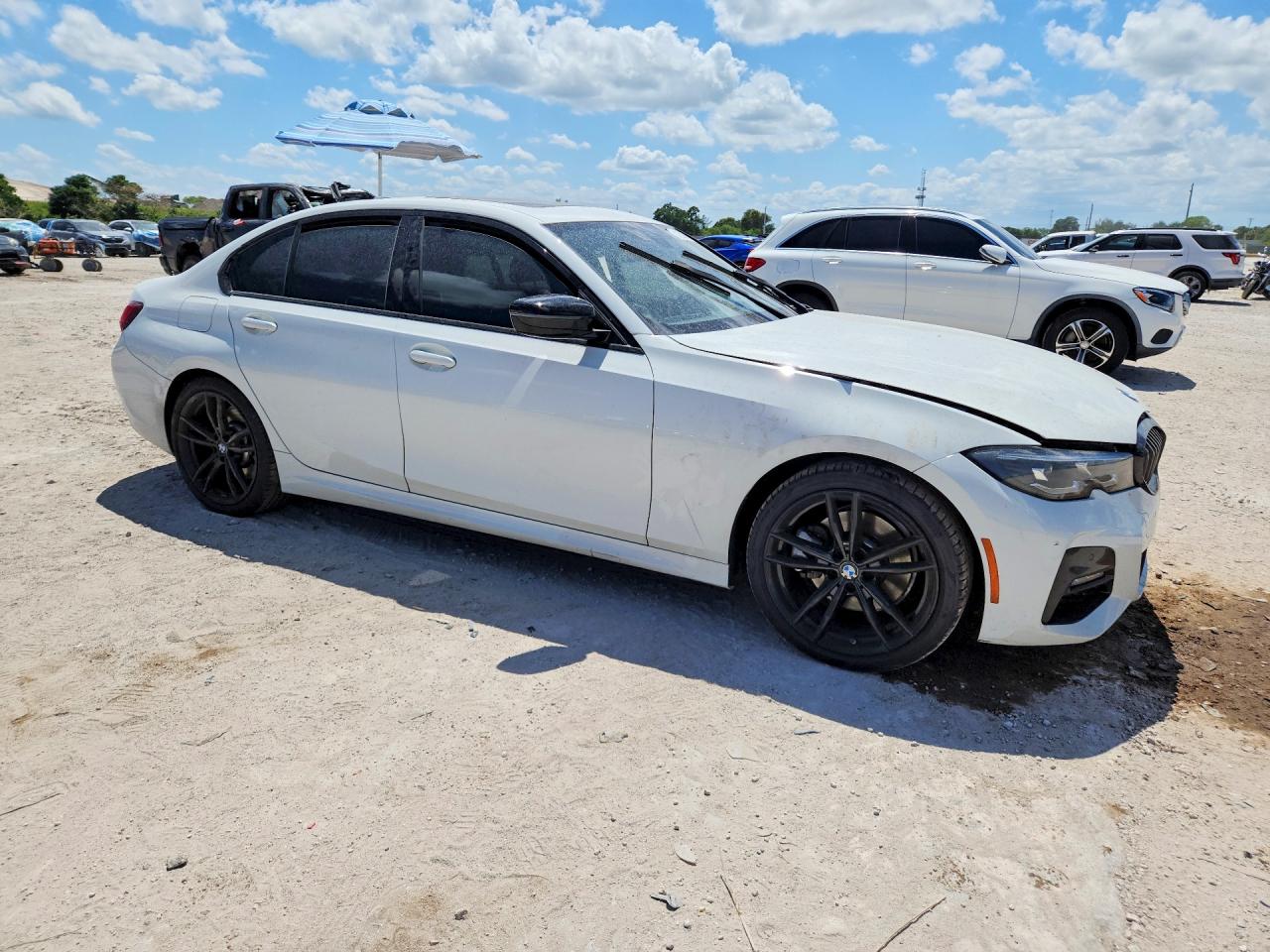 2022 BMW 330I — снимка 4