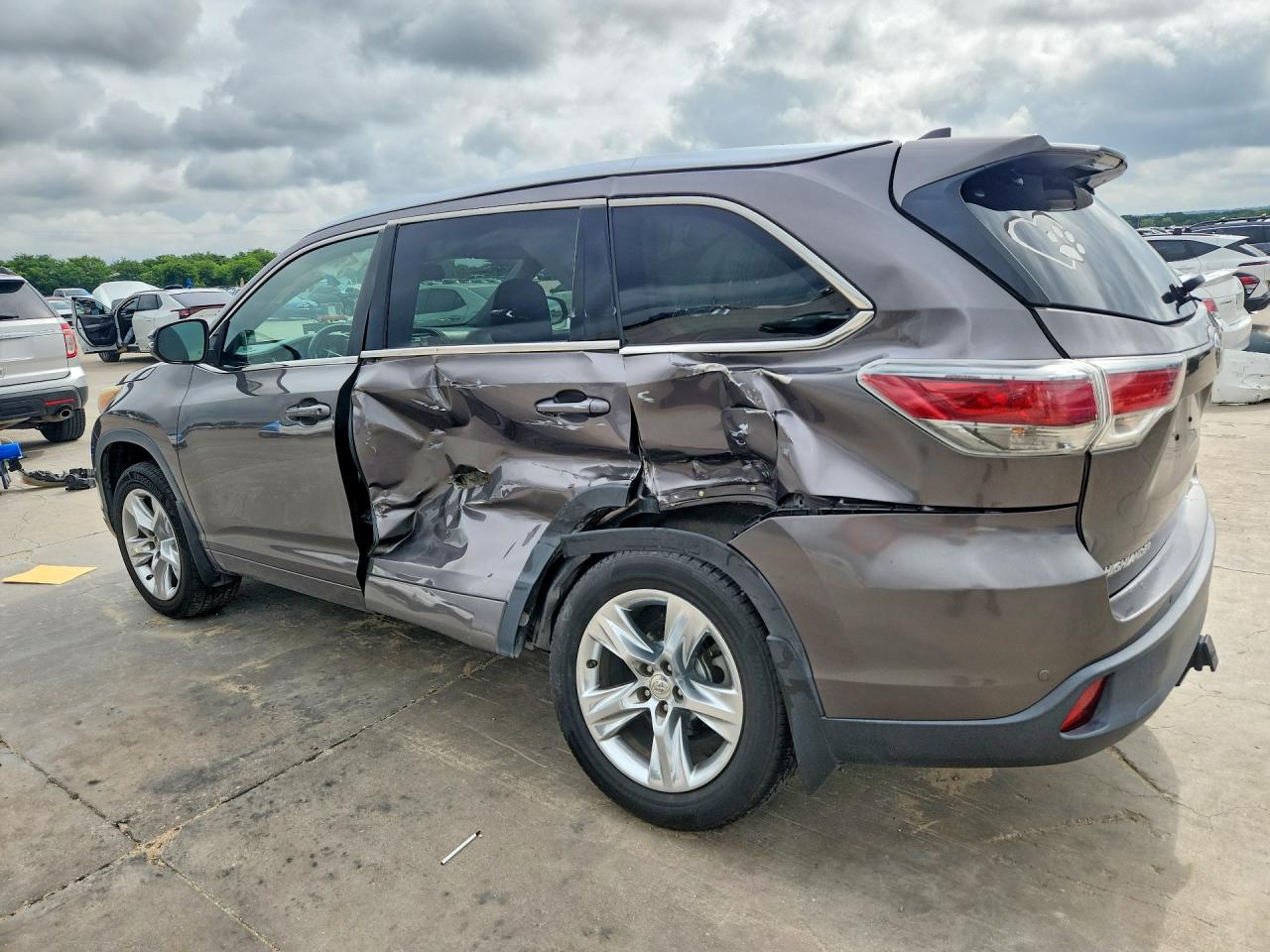 2015 TOYOTA HIGHLANDER LIMITED — снимка 2